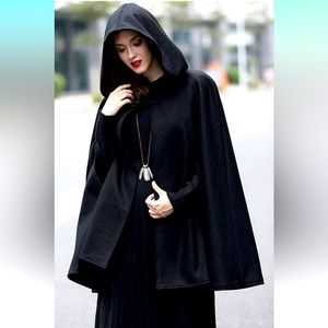 Futurino Black Hooded Cloak NWT